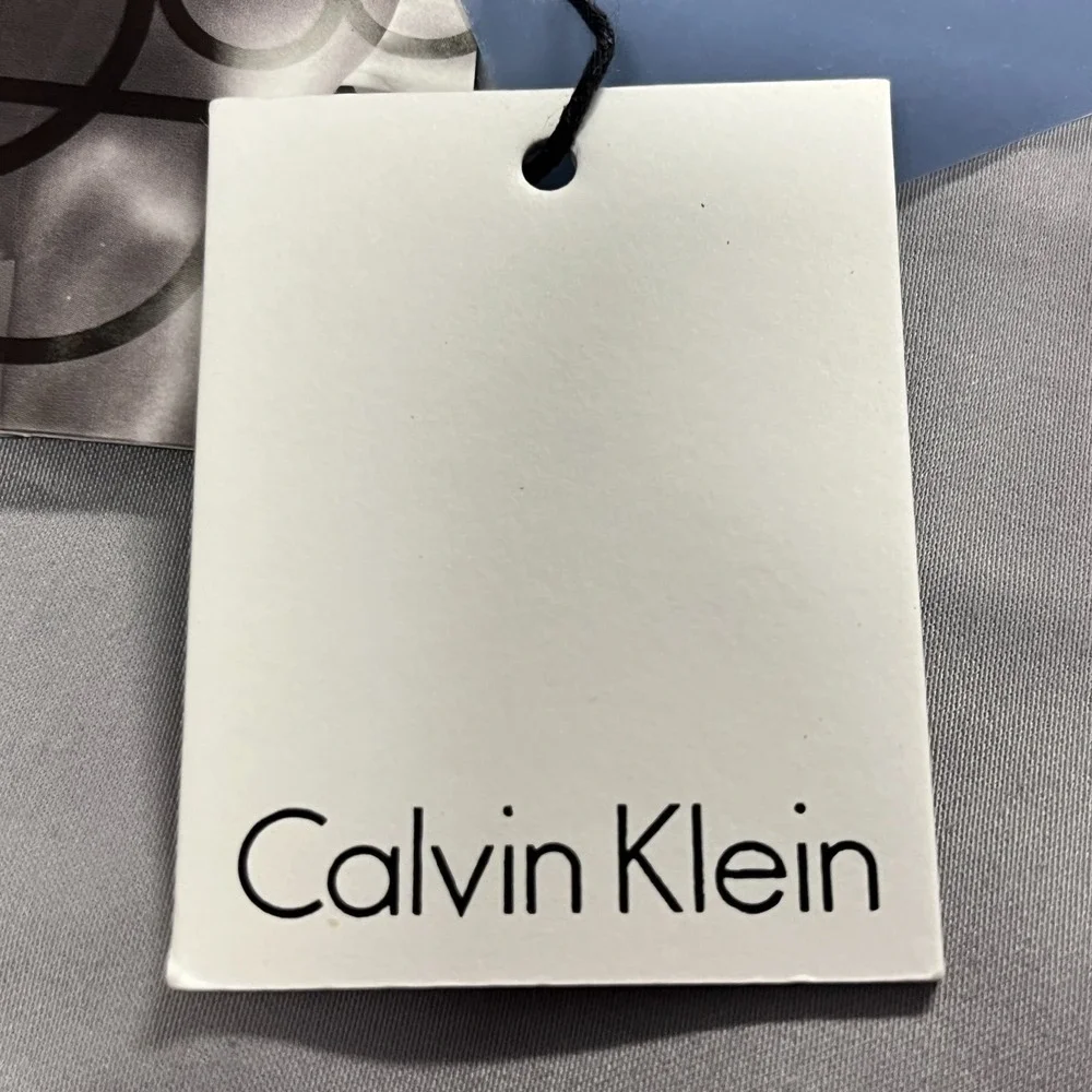 Calvin Klein Mens 40W Body Fit Golf Shorts 9